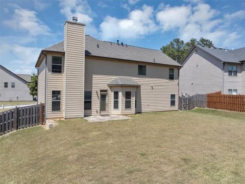 A home in Fairburn