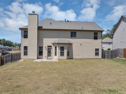 A home in Fairburn