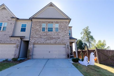 Townhouse For Sale - 2390 Trelipe Drive<br/> Lawrenceville, GA 30044