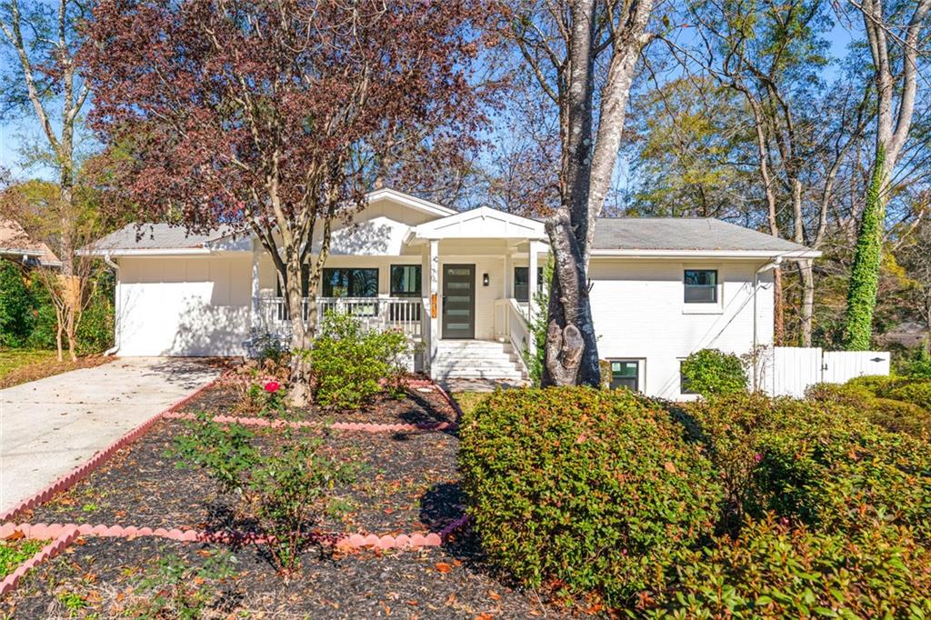 1219 Hillwood Court SE