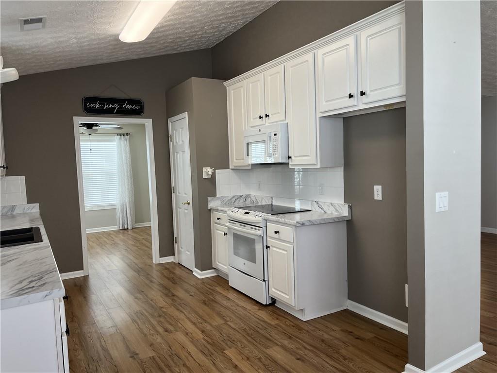 804 Village Place