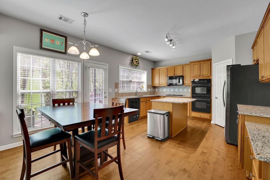 302 Wickley Way, Woodstock, Georgia image 18
