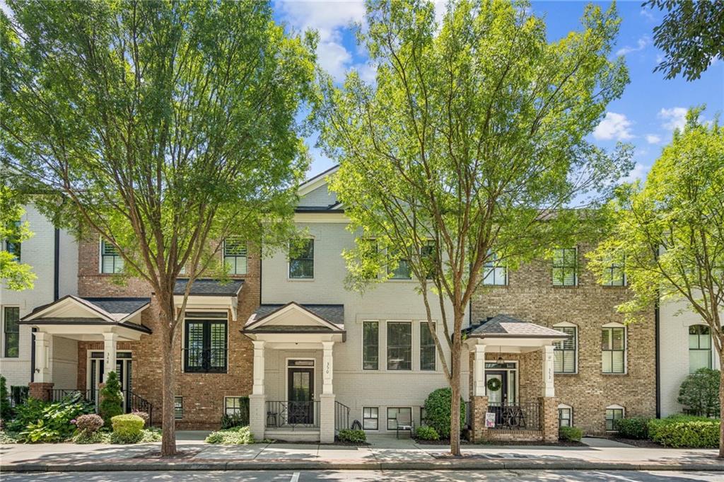 350 Suwanee Avenue