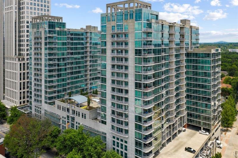 923 Peachtree Street NE 827