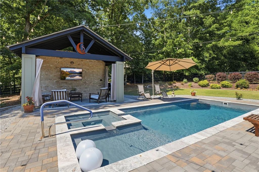 7470 Hedgerose Drive