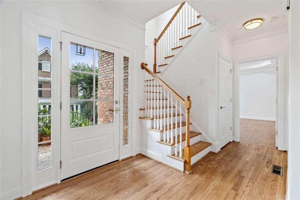 1711 Summit Glen Lane