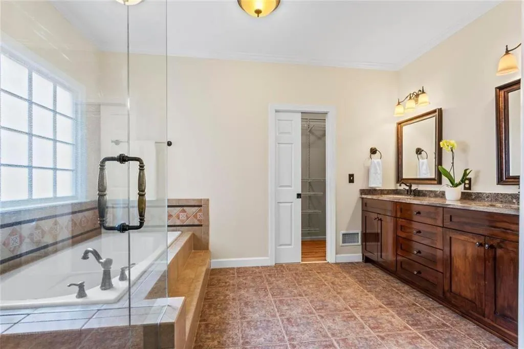 Alpharetta, Georgia 30005, United States, 4 Bedrooms Bedrooms, ,4 BathroomsBathrooms,Residential,Active,198831