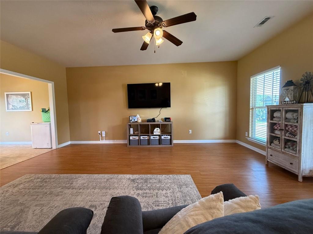 901 WESTLAWN Drive