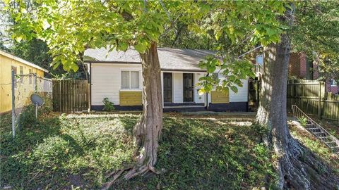 662 Cameron M Alexander Boulevard NW Atlanta GA 30318