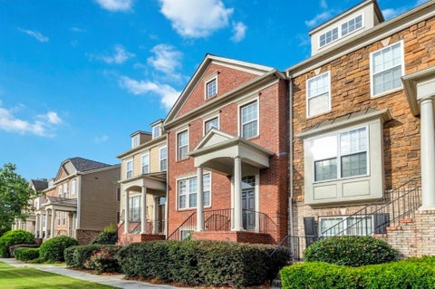 Townhouse For Sale - 4870 Seldon Way<br/> Smyrna, GA 30080