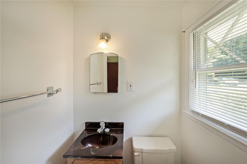 2394 Burch Circle, Brookhaven, Georgia image 11