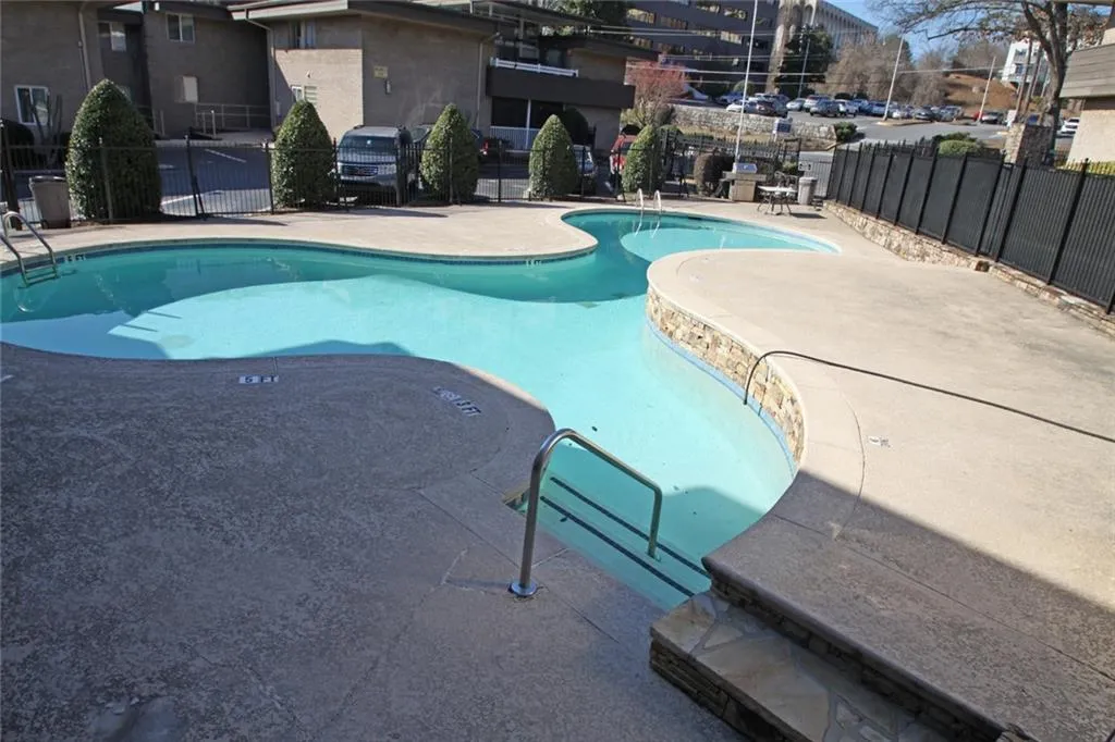 Sandy Springs, Georgia 30328, United States, 2 Bedrooms Bedrooms, ,2 BathroomsBathrooms,Residential,Active,84358