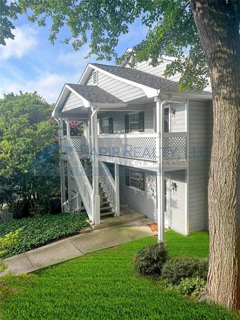 Photo of 1105 Natchez Terrace, Sandy Springs, GA 30350 (MLS # 7598786)