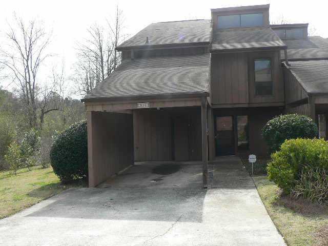 FOR AVAILABILITY SEE PRIVATE REMARKS. FOR CONTRACT INSTRUCTIONS GO TO OUR WEBSITE. NO FHA/VA FINANCING. ALL INSPECTIONS TO BE DONE PRIOR TO MAKING OFFER. SOLD IN AS-IS CONDITION. GREAT UNIT ON END. CONVIENIENT LOCATION. EXCELLENT OPPORTUNITY FOR THE SMART BARGAIN HUNTER!
