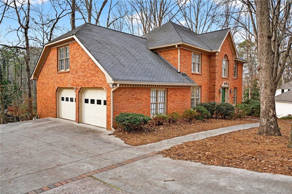 1967 Rolling House Lane NE