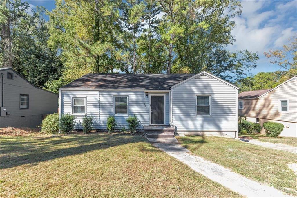 924 BEECHER Court SW