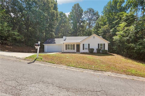 Homes For Sale - 5511 Pond Mill Court<br/> Hall County, Flowery Branch, GA 30542