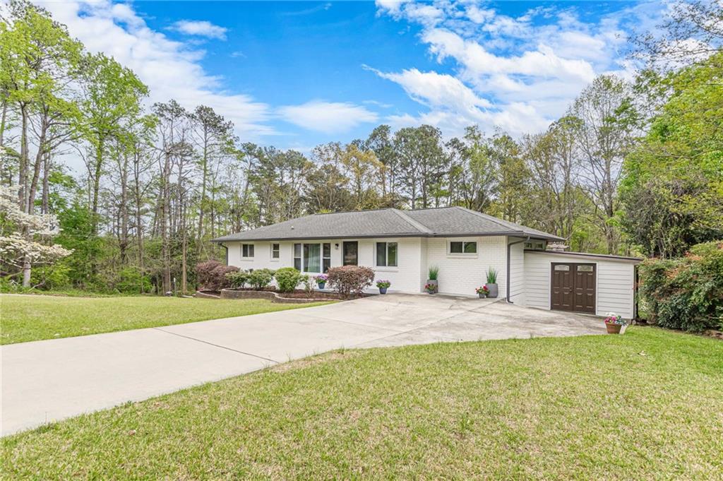 2396 Elmwood Circle SE