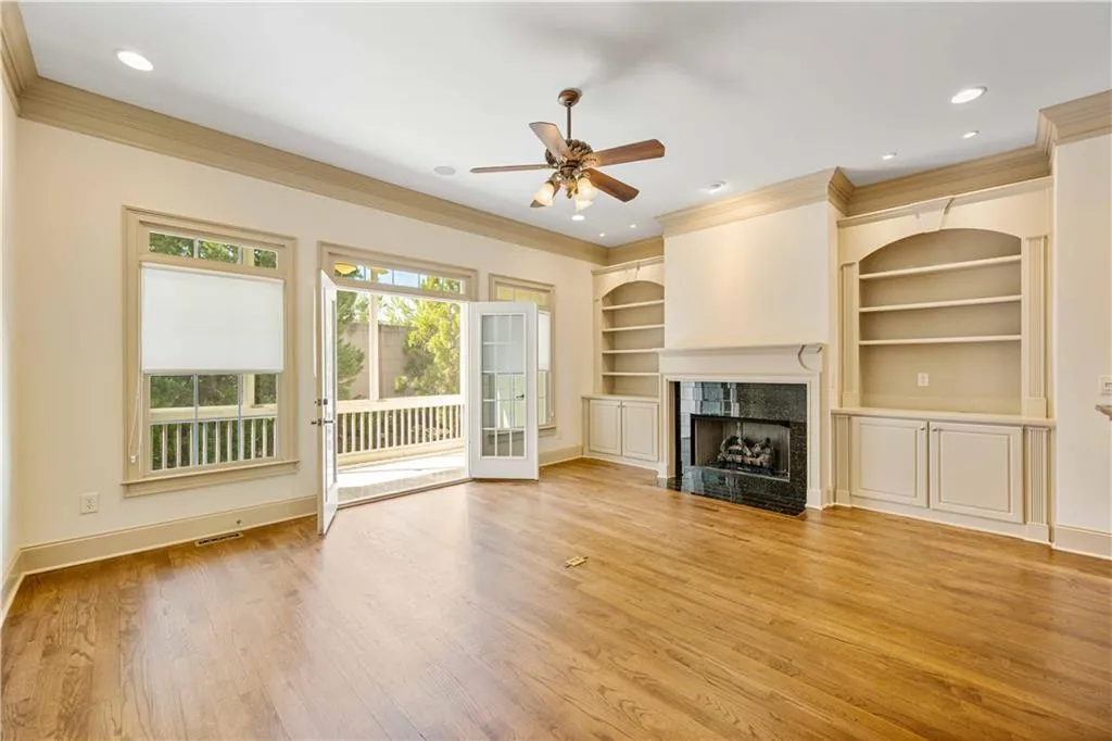 Atlanta, Georgia 30328, United States, 3 Bedrooms Bedrooms, ,4 BathroomsBathrooms,Residential,Active,90921