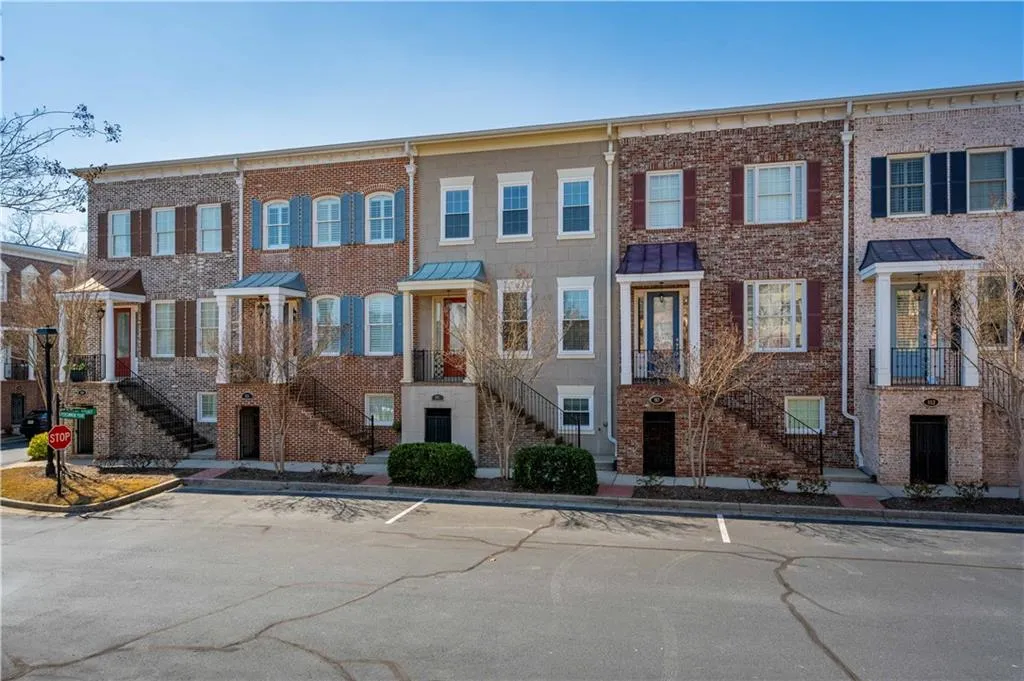 Atlanta, Georgia 30328, United States, 3 Bedrooms Bedrooms, ,4 BathroomsBathrooms,Residential,Active,90921