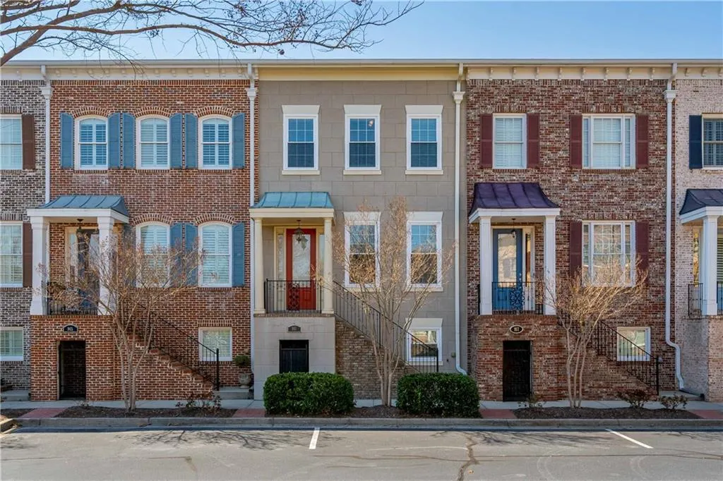 Atlanta, Georgia 30328, United States, 3 Bedrooms Bedrooms, ,4 BathroomsBathrooms,Residential,Active,90921