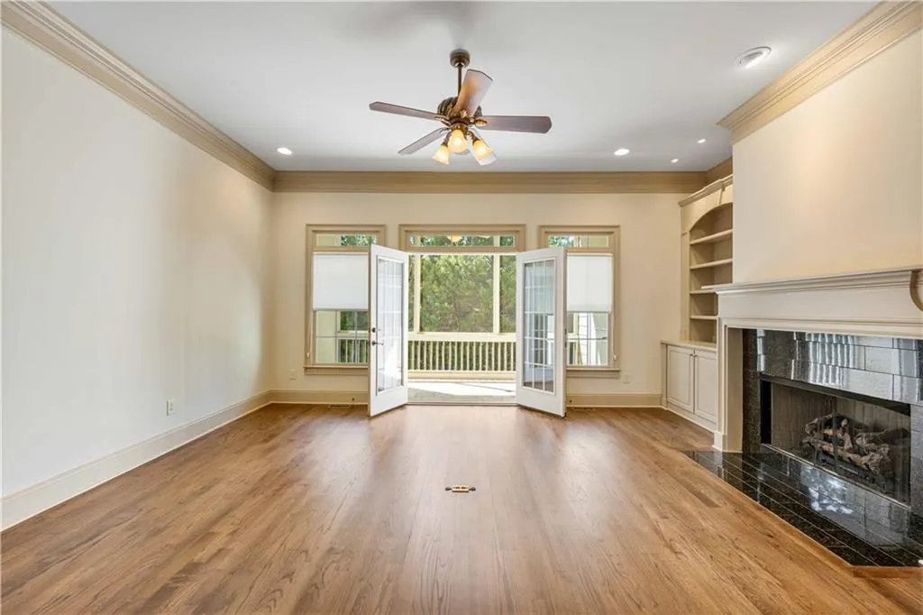 Atlanta, Georgia 30328, United States, 3 Bedrooms Bedrooms, ,4 BathroomsBathrooms,Residential,Active,90921