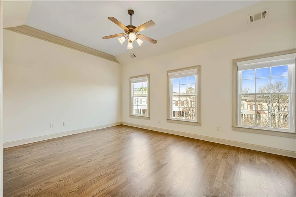 Atlanta, Georgia 30328, United States, 3 Bedrooms Bedrooms, ,4 BathroomsBathrooms,Residential,Active,90921