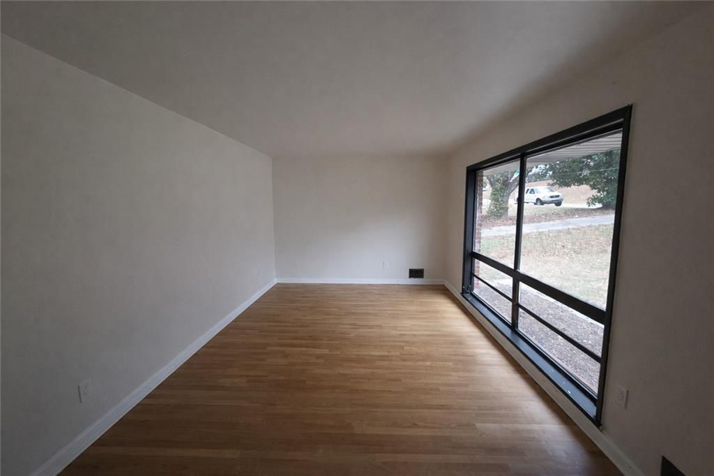 Photo of 2875 Oldknow Drive NW, Atlanta, GA 30318 (MLS # 7704259)