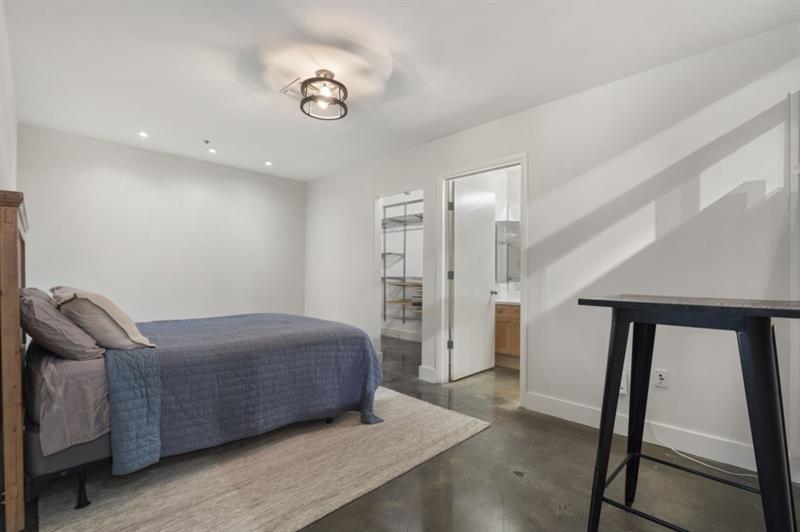 845 Spring Street 523