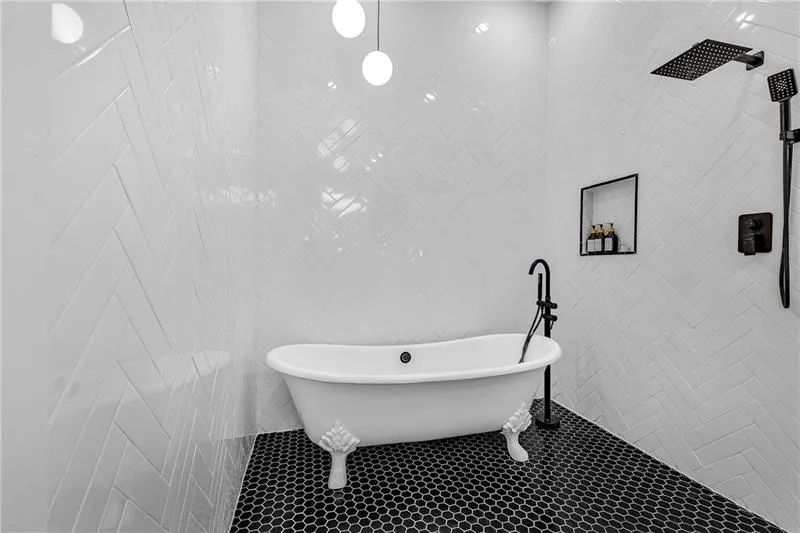 Atlanta, Georgia 30337, United States, 5 Bedrooms Bedrooms, ,4 BathroomsBathrooms,Residential,Active,105776