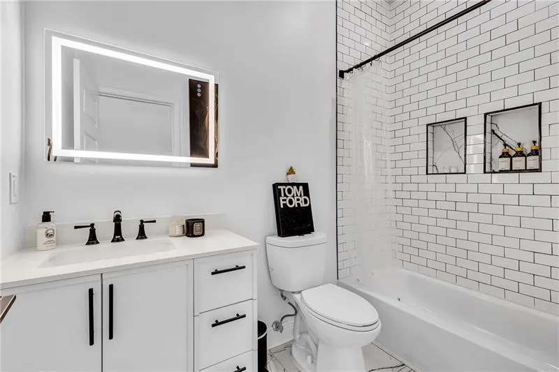 Atlanta, Georgia 30337, United States, 5 Bedrooms Bedrooms, ,4 BathroomsBathrooms,Residential,Active,105776