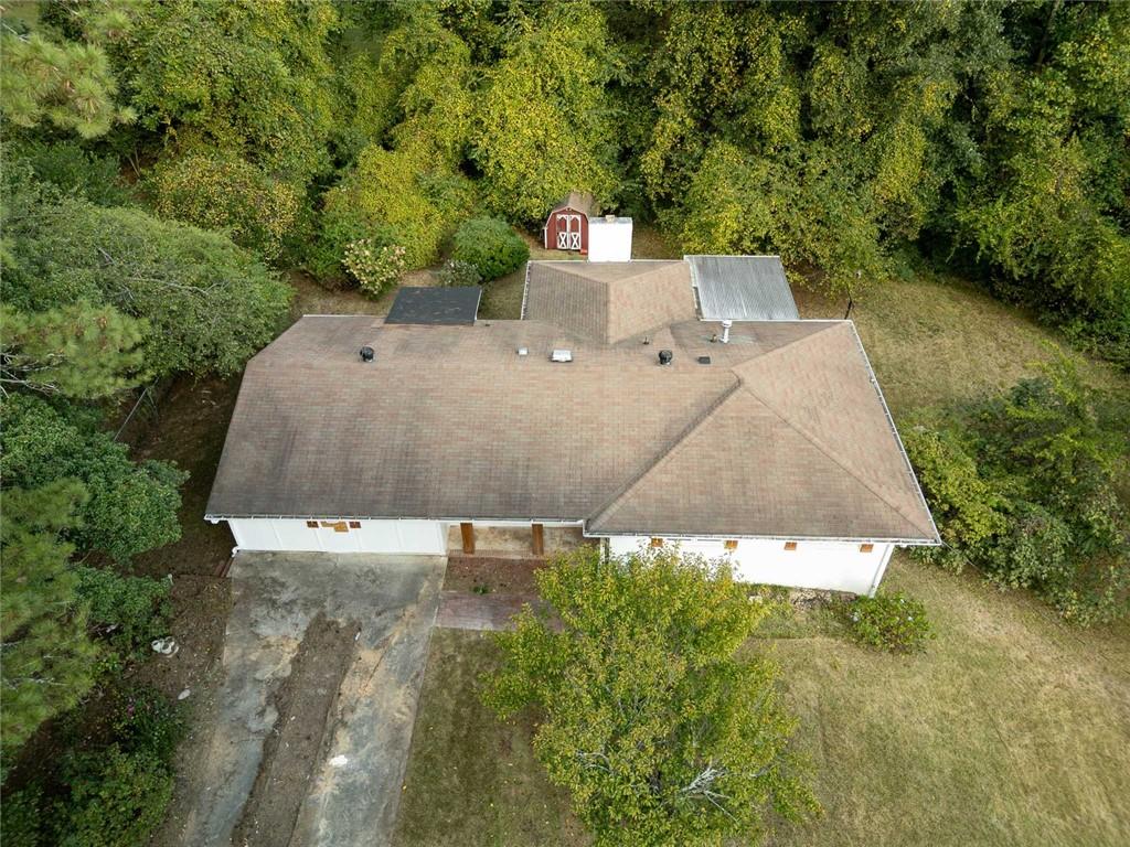851 Lakeside Drive SW