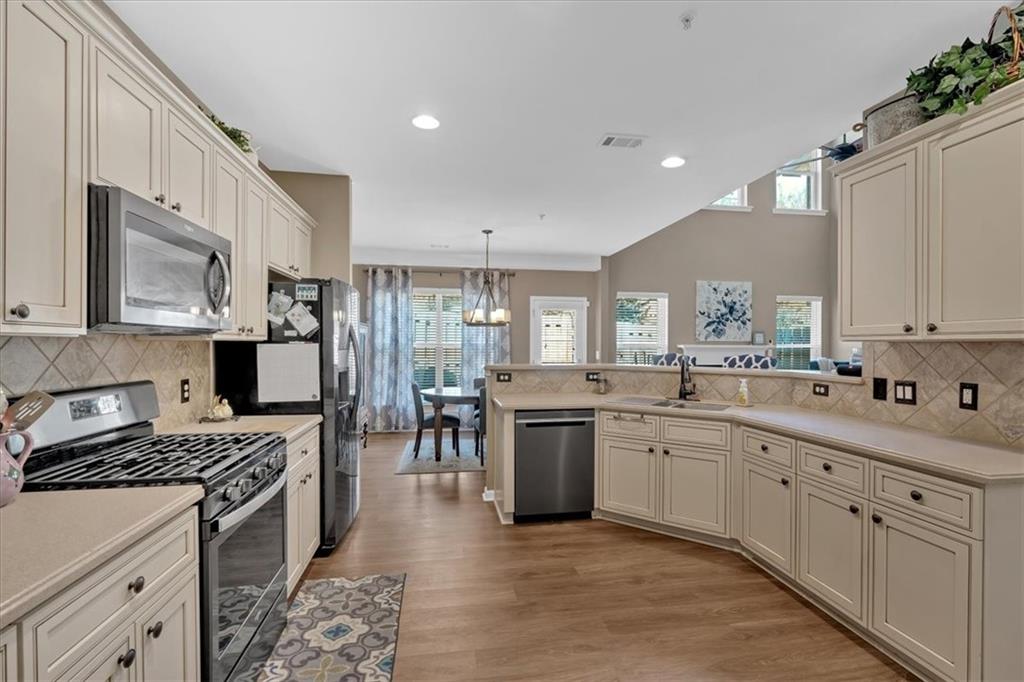 706 Woodland Place, Woodstock, Georgia image 14