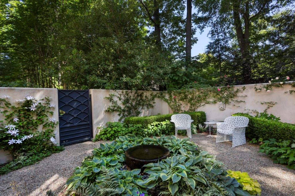 Tuxedo Park - Residential