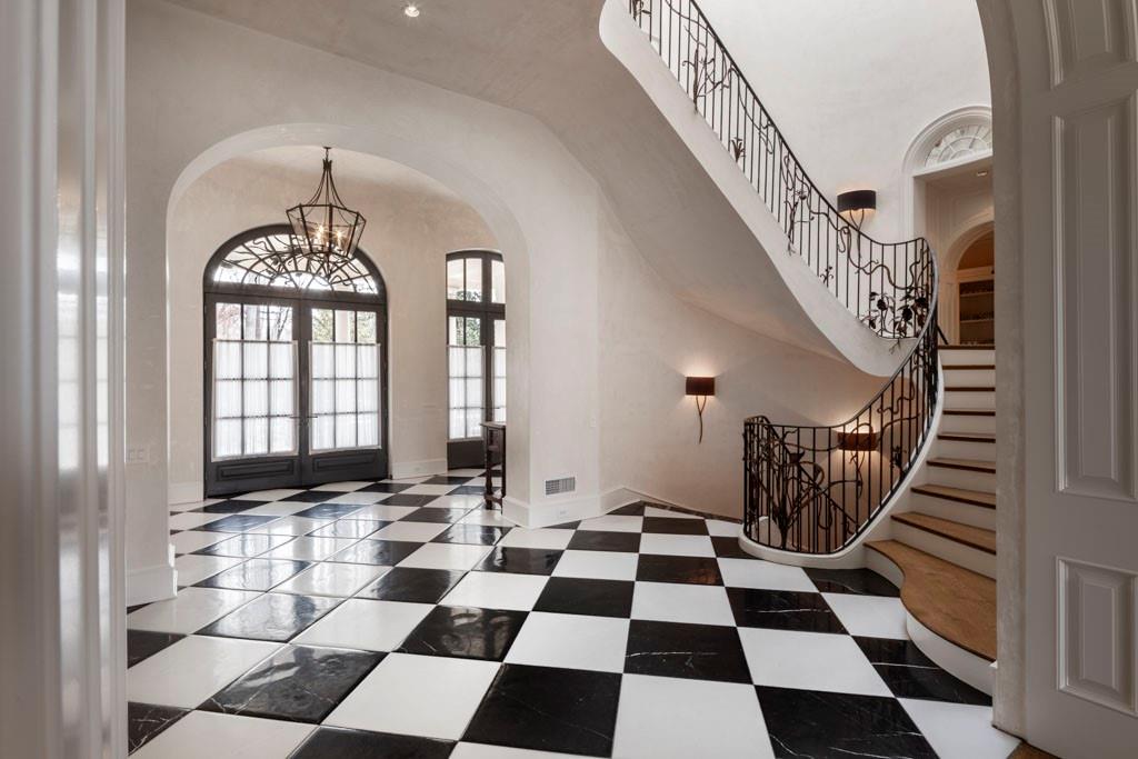 Tuxedo Park - Residential