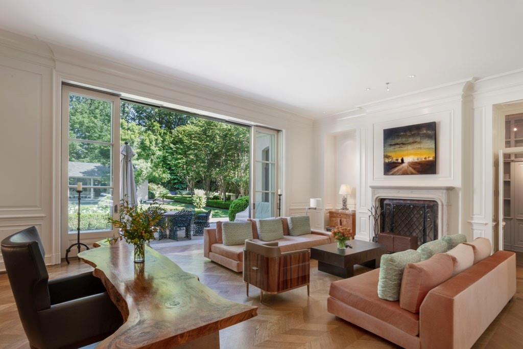 Tuxedo Park - Residential