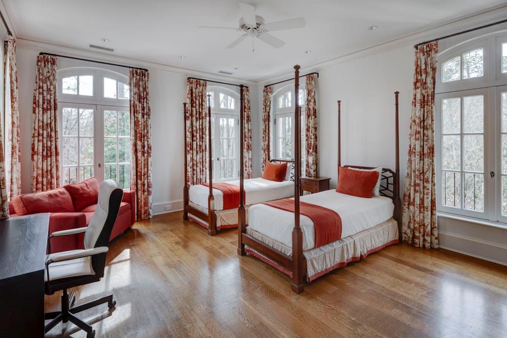 Tuxedo Park - Residential