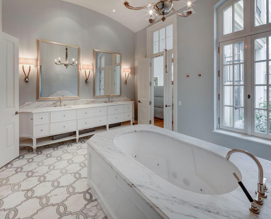 Tuxedo Park - Residential