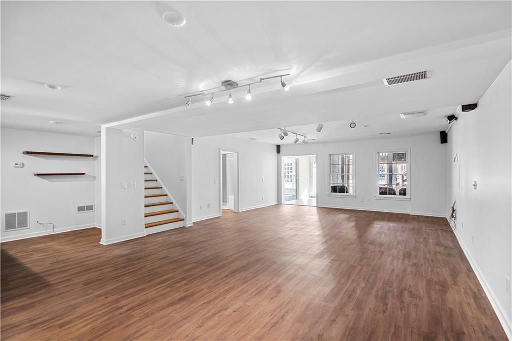 listing image 81