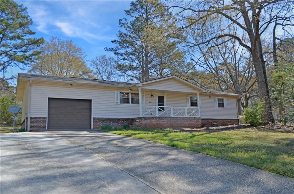 3016 Deshong Drive, Stone Mountain, Georgia image 2