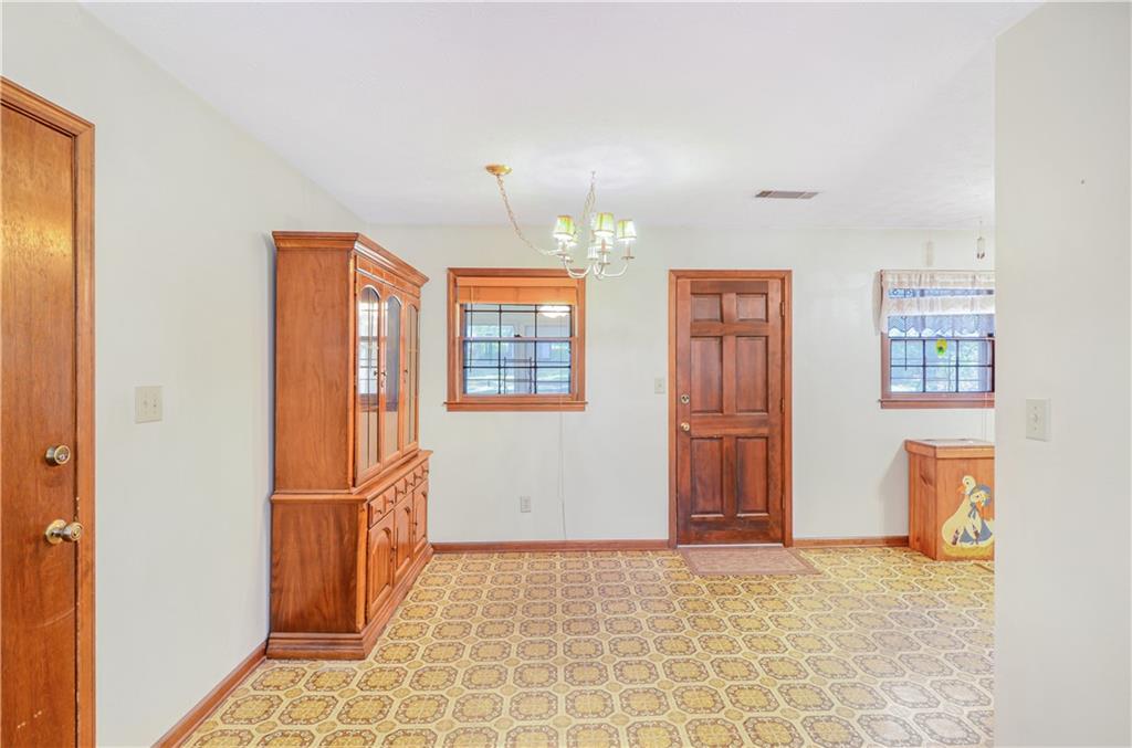3016 Deshong Drive, Stone Mountain, Georgia image 11
