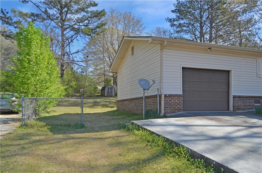 3016 Deshong Drive, Stone Mountain, Georgia image 4