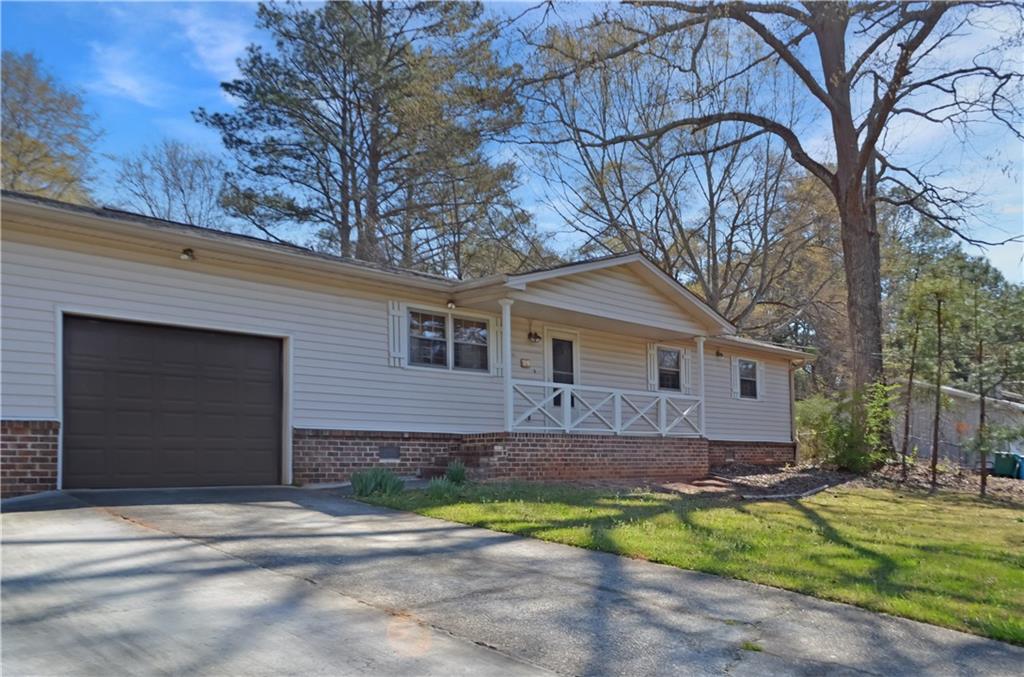 3016 Deshong Drive, Stone Mountain, Georgia image 3