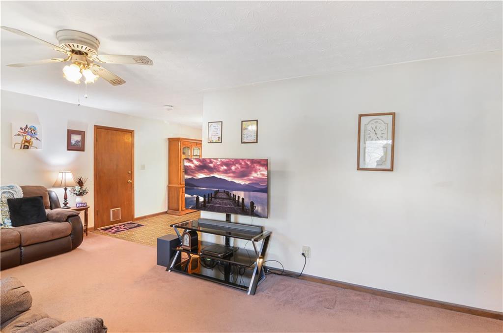 3016 Deshong Drive, Stone Mountain, Georgia image 9