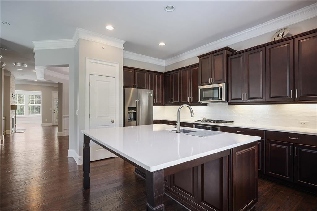 3508 Broughton Square