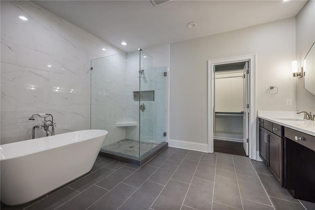 3508 Broughton Square