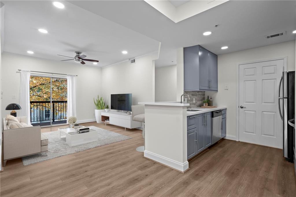 1075 Peachtree Walk NE A208