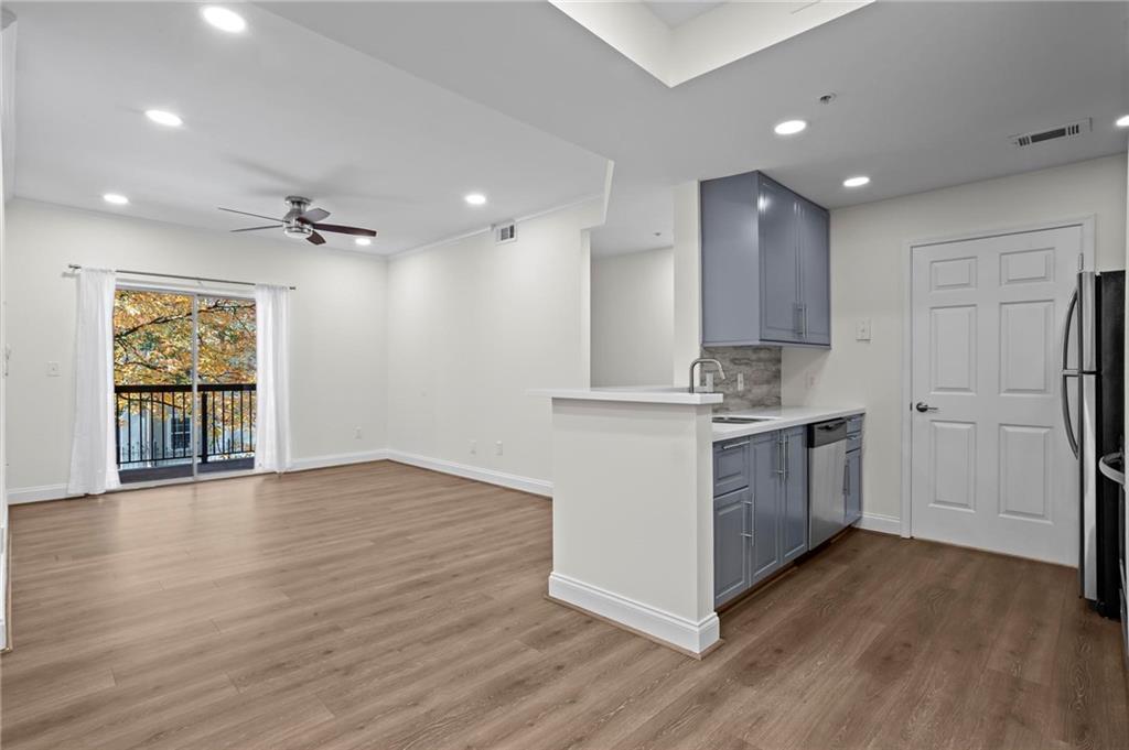 1075 Peachtree Walk NE A208