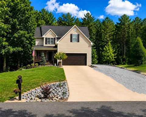 Homes For Sale - 148 Pine Tree Court<br/> Dawsonville, GA 30534