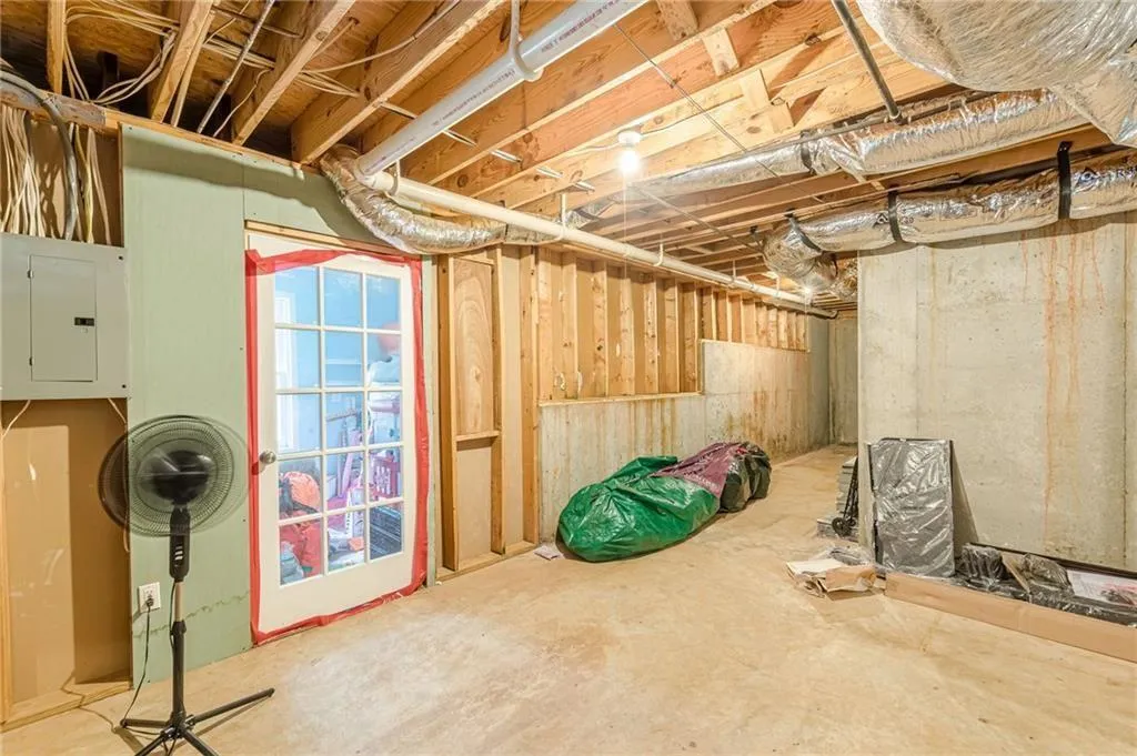 Smyrna, Georgia 30082, United States, 4 Bedrooms Bedrooms, ,3 BathroomsBathrooms,Residential,Active,192078